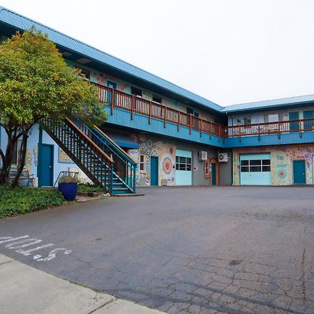 Ashland Commons Hostel Exterior photo