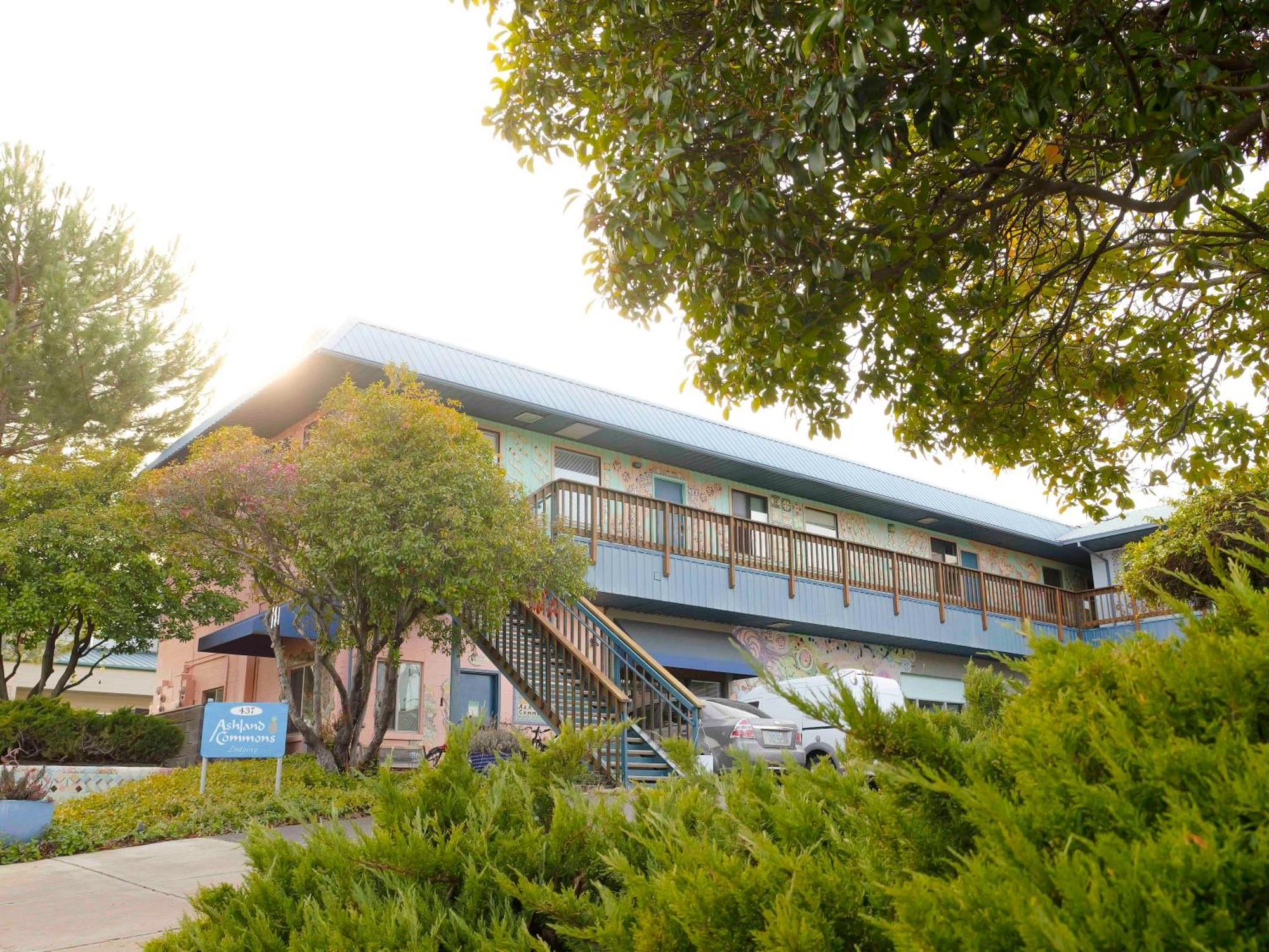 Ashland Commons Hostel Exterior photo