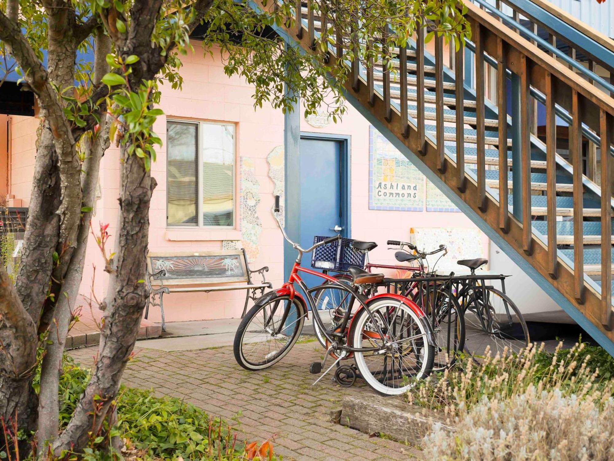 Ashland Commons Hostel Exterior photo